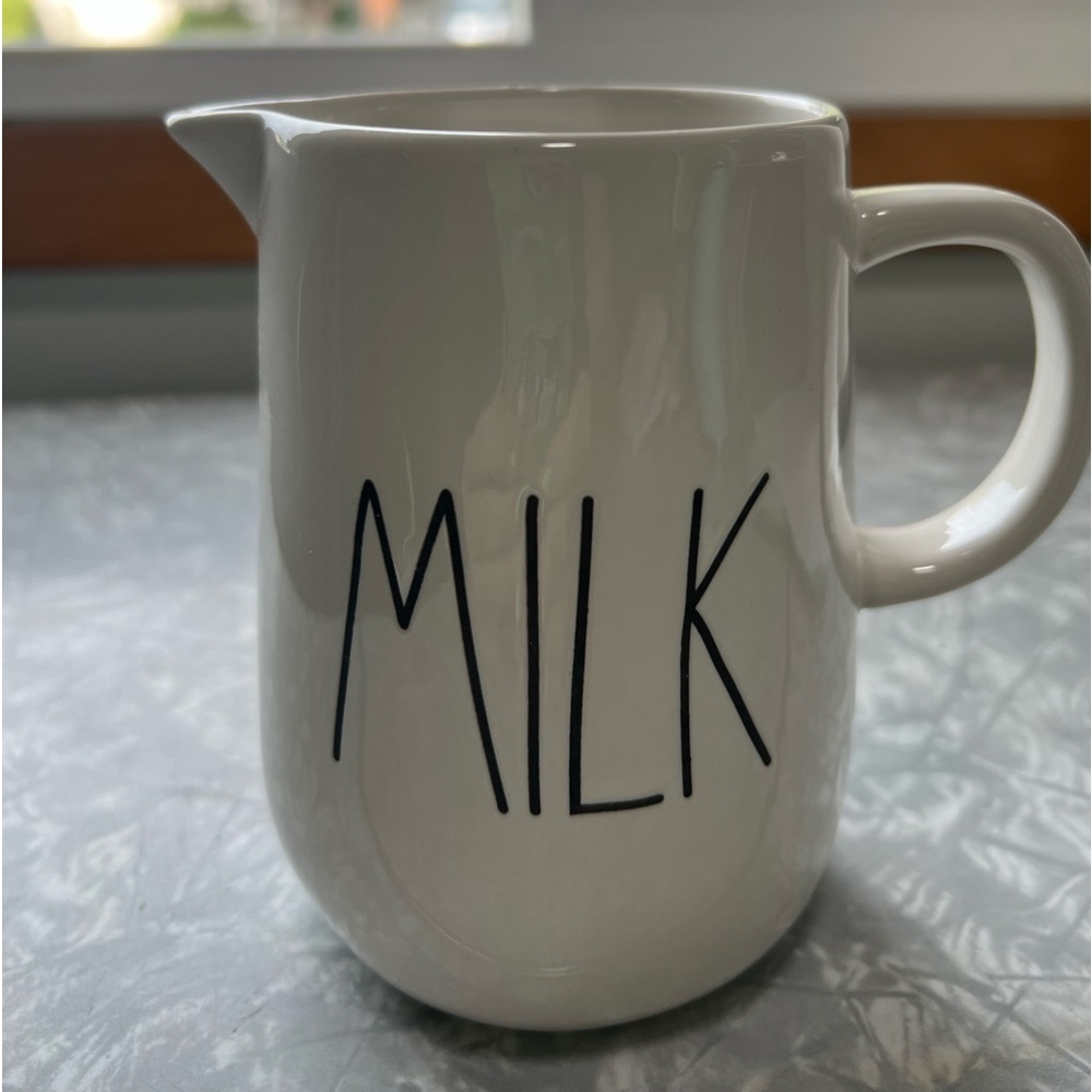 RAE Dunn  Milk